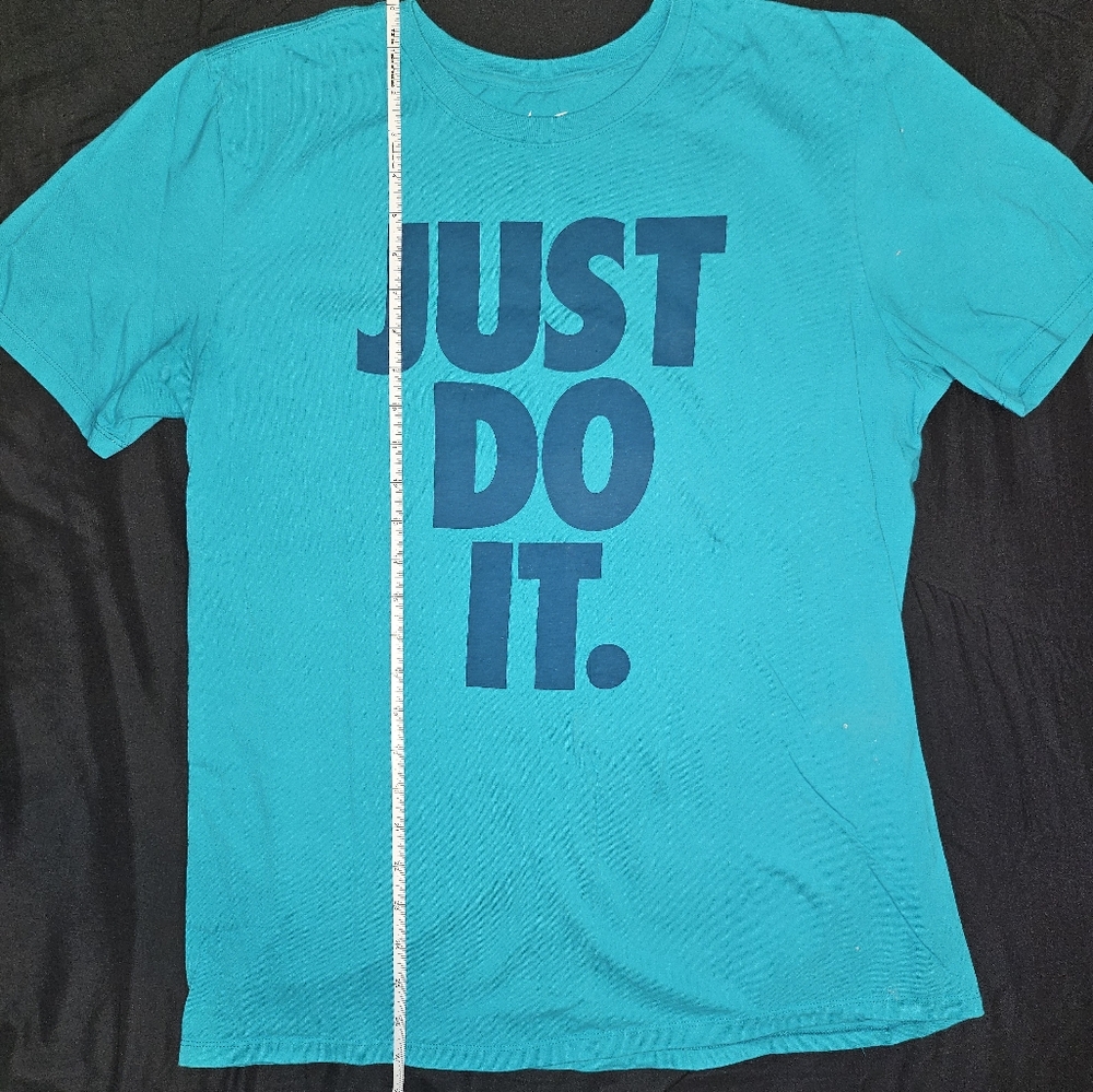 Nike t-shirt men's large